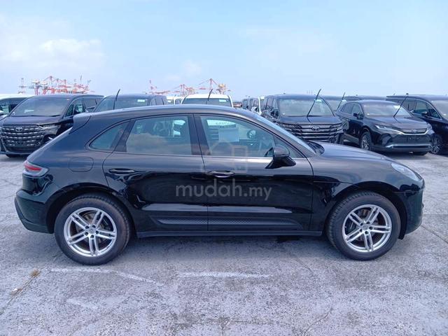 2023 BOOKNOW P/Roof BlackRed H/Spec Porsche MACAN - 4