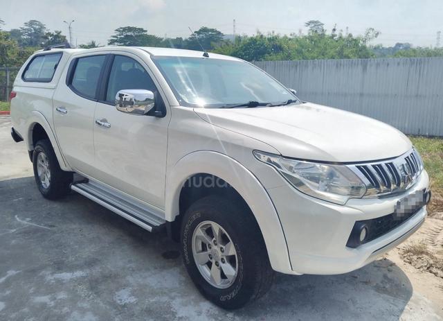 2015/2016 Mitsubishi Triton 2.5 4x4 5-speed auto - 1
