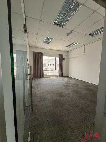 Taman Perindustrian Air Hitam Klang For Rent 1.5 Storey Warehouse 1