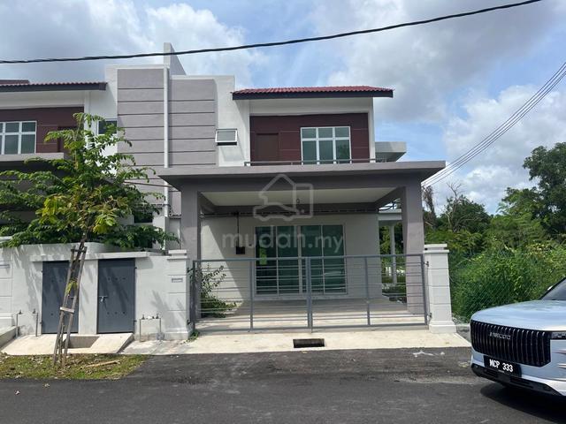 Corner Lot Double Storey For Rent Taman Ayer Keroh Permai , Melaka 1