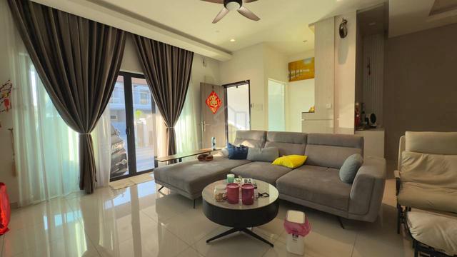 FREEHOLD 2.5 Storey Terrace House, Seri Meranti Bandar Botani, Ipoh 1