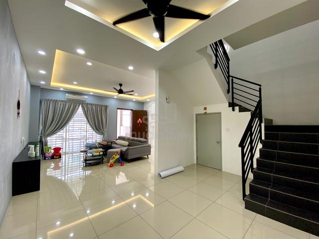 Villa Raintree Double Storey Terrace Renovated For Sale 1