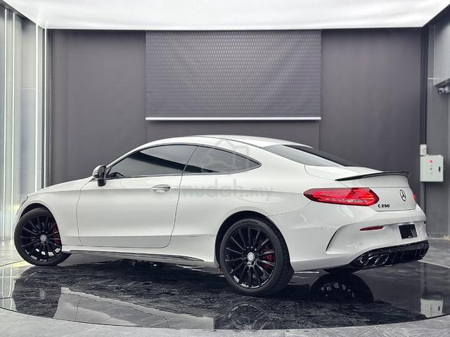 Mercedes Benz C-CLASS 250 COUPE AMG C63/ConvKit - 2
