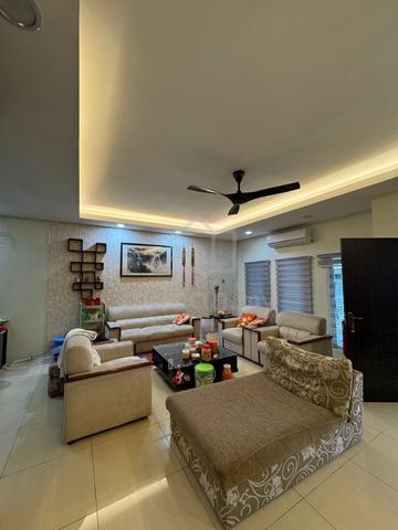 SUPER BIG DOUBLE STOREY INTERMEDIATE FOR SALE At TAMAN KALIEN 1