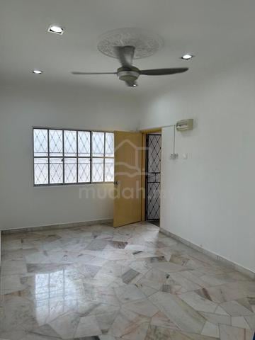 Flat Alam Megah for rental 1