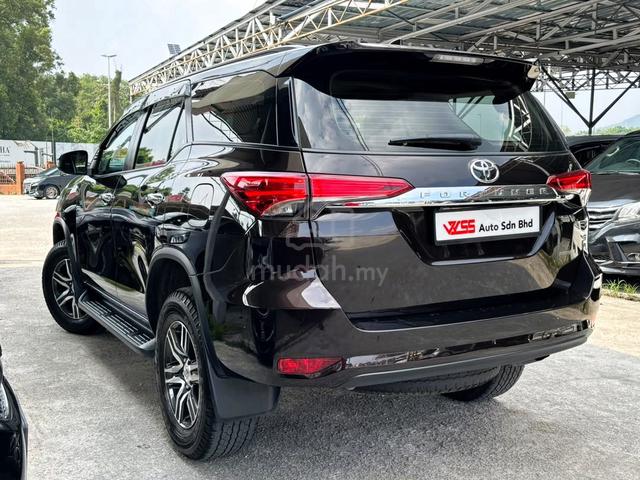 Toyota FORTUNER 2.4 Service Record 4X4 Facelift - 2