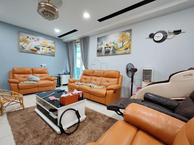 A freehold corner landed house in Bandar Mahkota Banting 1