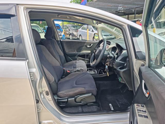 2013 Honda JAZZ 1.3 (AUTO) - 4