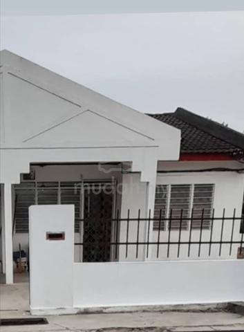 Corner unit Single Storey House at Taman Guar Perahu for sale 1
