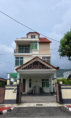 (DESERVE FULLY RENOVATED) 3stry Bungalow House at Greenlane, Jelutong 1