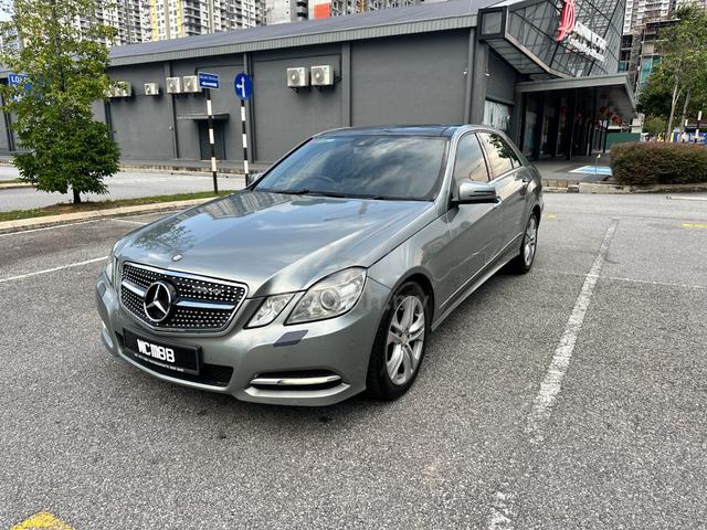 2010 Mercedes Benz E300 sun roof push start - 2