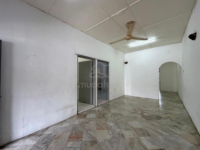 BUILD IN KITCHEN Taman Ria Jaya terrace GOOD CONDITION 1