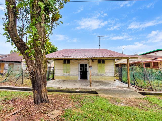 Kota Tinggi Kota Kecil Bungalow House With Big Land For Sale 1