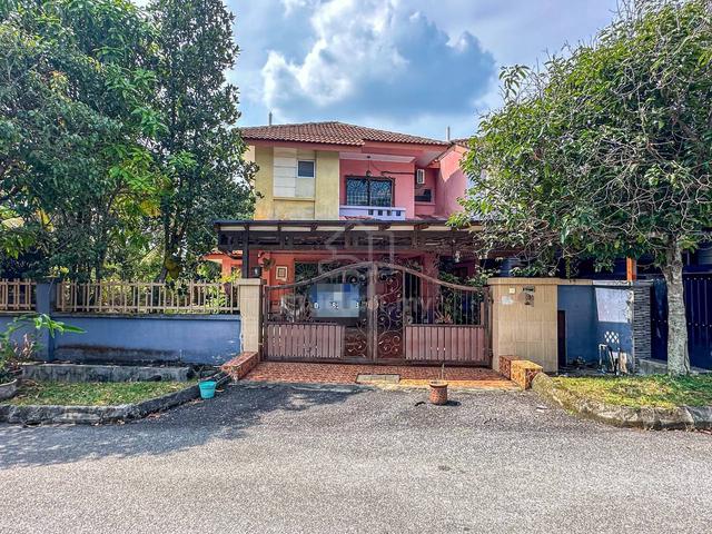 Corner Lot, Huge Extra Land 1