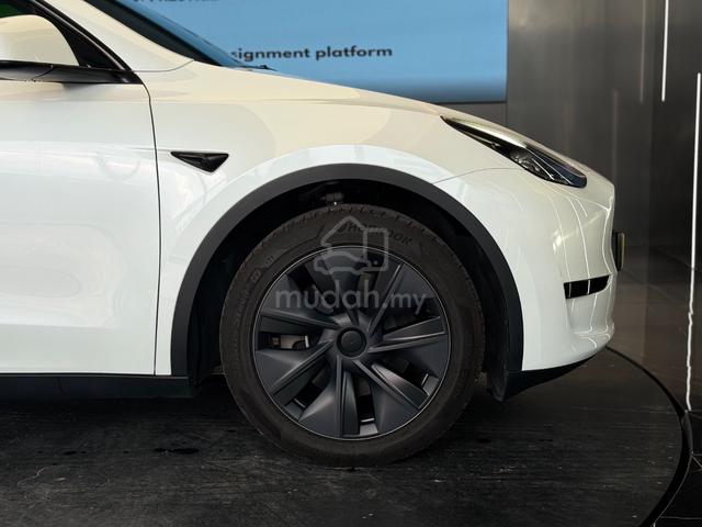 2024 Tesla MODEL Y RWD STANDARD RANGE Low Mileage - 4