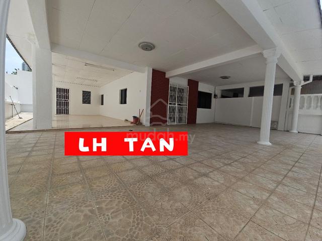 Taman Brown 2sty Semi-D new refurbished corner unit with big compound 1