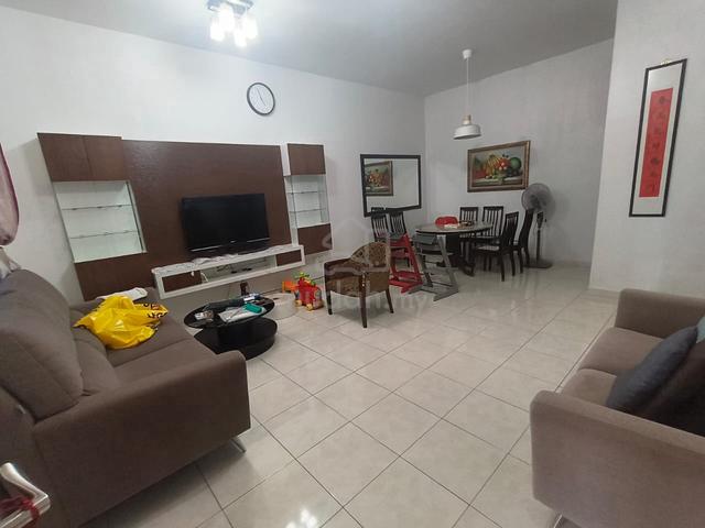 Setia Tropika Double storey for rent 1