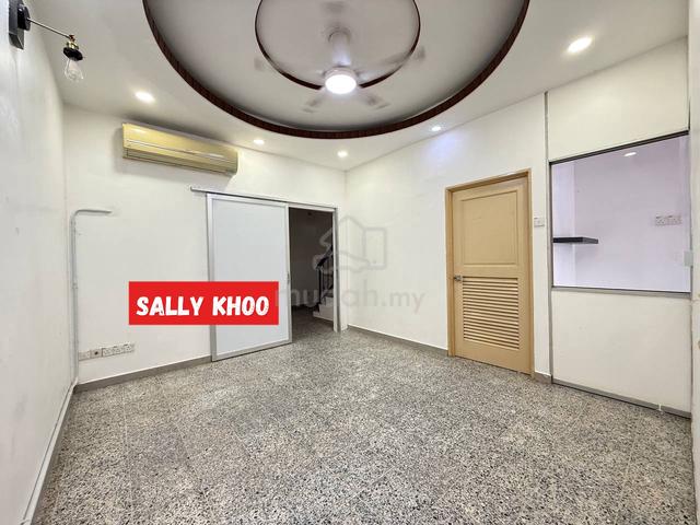 2 Storey Terrace House Renovated Sale At Jelutong Nr Heng Ee School 1