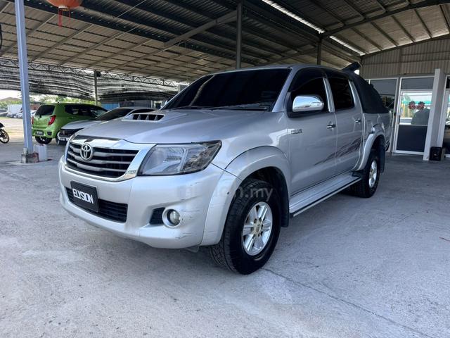 2013/2014 Toyota HILUX 2.5 G VNT (A)BLACK INTERIOR - 3