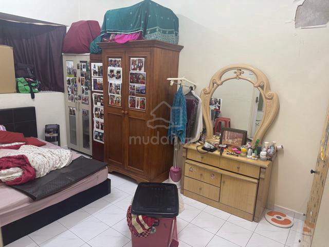 USJ 13 double storey freehold walk to LRT subang jaya 3