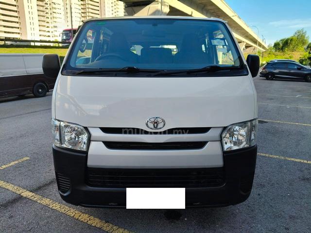 2023 Toyota Hiace 2.5 (M) Window Low Roof 14 Seat - 2