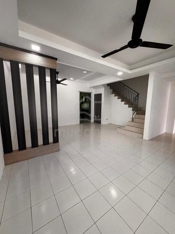 (Below Bank Value) Bandar Putra Kulai Double Storey Gated & Guarded 1