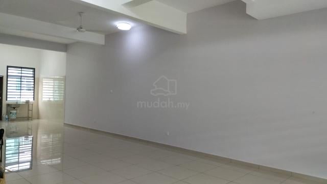 Kulai Kelapa Sawit Double Storey Terrace House Partial Furnished 1