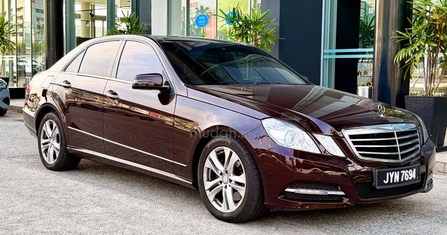 2011 Mercedes Benz E300 AVANTGARDE (CKD) 3.0 (A) - 5