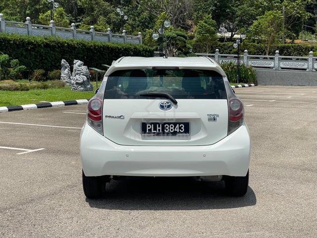 2013 Toyota PRIUS C 1.5 (HYBRID) NHP10R (A) - 5