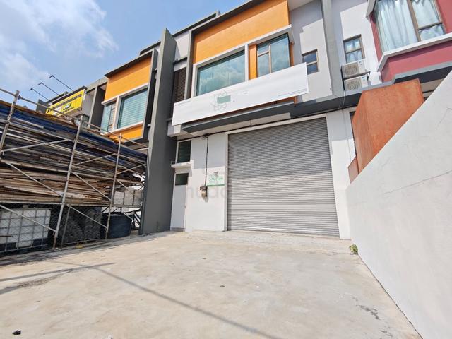Large 1.5storey terrace factory at Batu Berendam for Rent 1