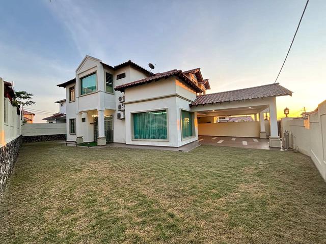 WELL-MAINTAINED | Semi-D 2 Tingkat, Batu Pahat, Johor 1
