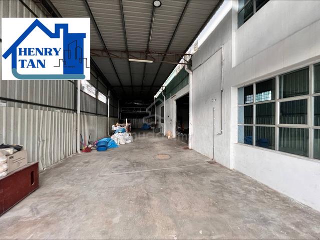 Semi-D Factory Permatang Tinggi side place full fenced 1.5 Storey Alma 1