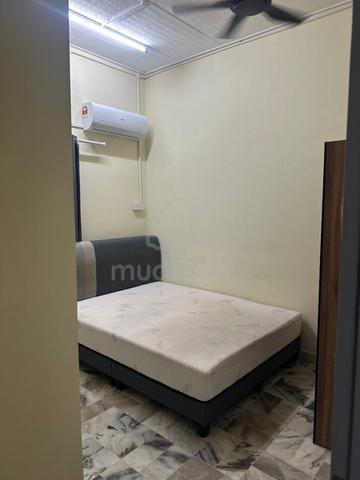 Bungalow Master Room for Rent (LARKIN AREA) 1