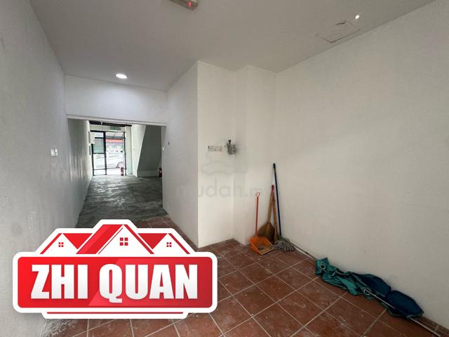 JALAN TRANSFER 551sf Ground floor SHOPLOT Georgetown Mainroad road 2