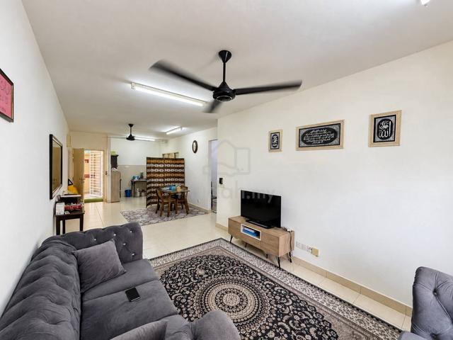 De Bayu Apartment 1