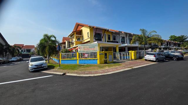 Corner Lot KOTA BAYUEMAS 1