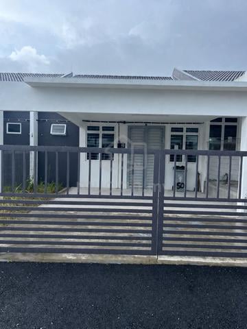 Single Storey Terrace House For Rent 1