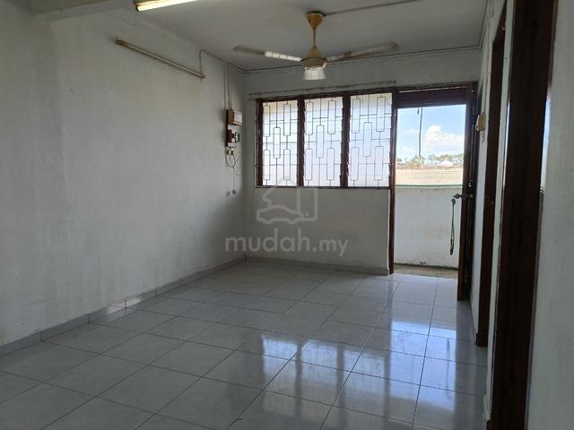 Flat Taman Ungku Tun Aminah 1