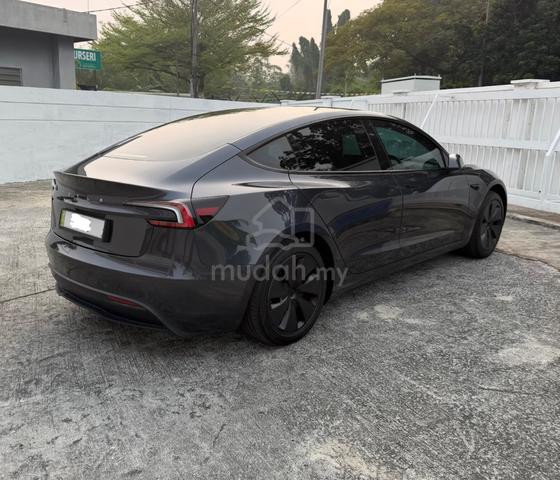 Tesla Model 3 Premium Highland Standard Range RWD - 2