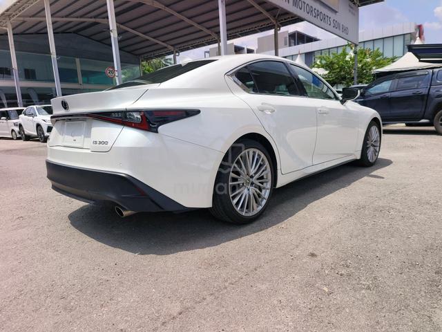 2021 Lexus IS300 2.0 VER-L SUNROOF 3LED 4CAM UNREG - 2