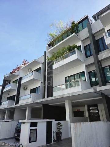 Townhouse Upper Unit D'Belle Residence at Jalan Stephen Yong Kuching 1