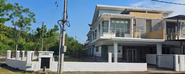 Corner Lot ๐ฅDouble Storey Semi D Cluster Royal Ivory 2 SP10 For Rent 1