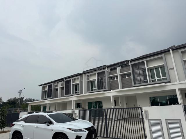 Brand new landed house at Setia Bayu Emas for Rent 1