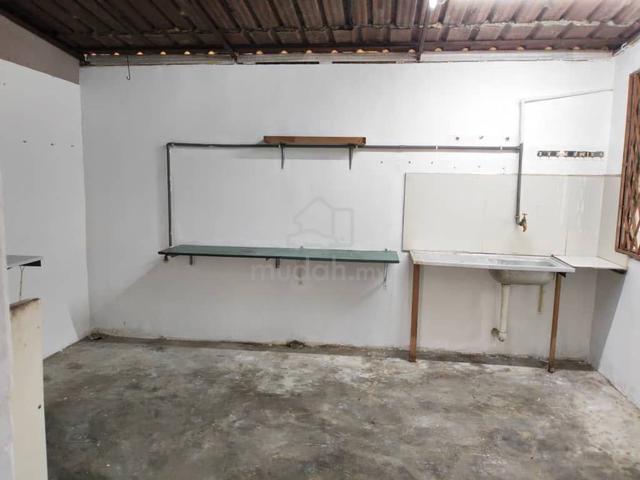 PERMAS JAYA, 14X55FT 2BED 1BATH CORNER 2-Storey Terrace House FOR RENT 1