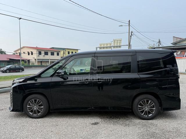 Toyota VOXY 2.0 S-Z (A) 2022 8 Seater - 3