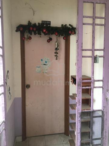 Sri Putra Apartment 1
