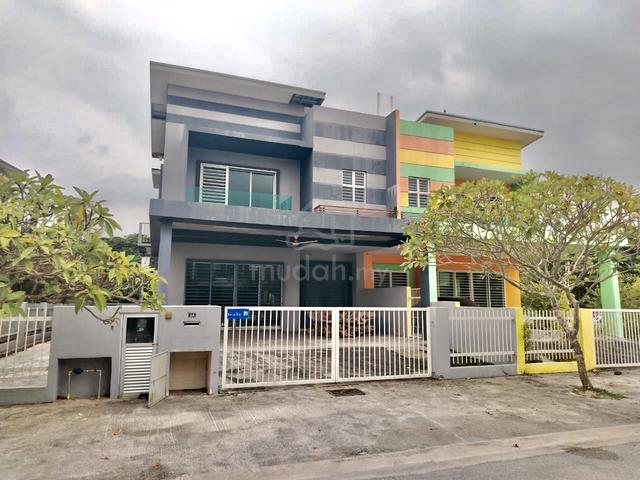 CHEAPEST! 2 Storey Semi-D Taman Baiduri 2 Dengkil LUAS NICE 1