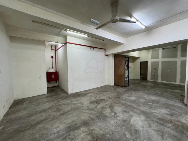 Ground floor! Metro Avenue 2 adjoining unit! Commercial title Jelutong 1