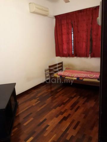 Middle Room avail 2