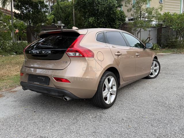 2013 Volvo V40 2.0 T5 (A) Low Mileage 48K + - 2
